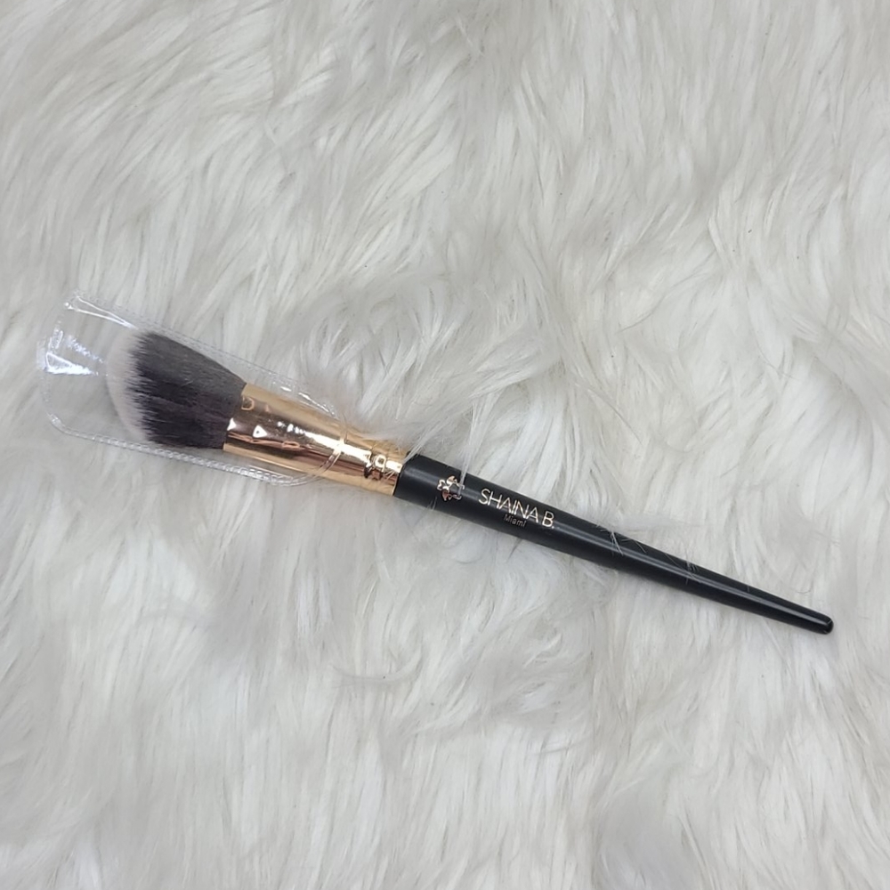 ~Brand New~ Make Up Brush Powder Blush Highlighter Contour Angle Beauty MUA